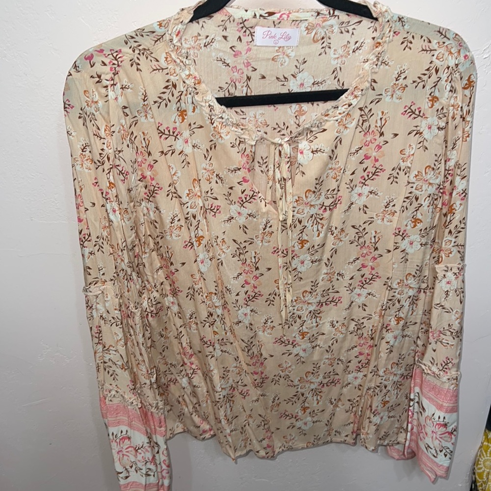BRAND NEW TAGS REMOVED - lightweight flowy floral top